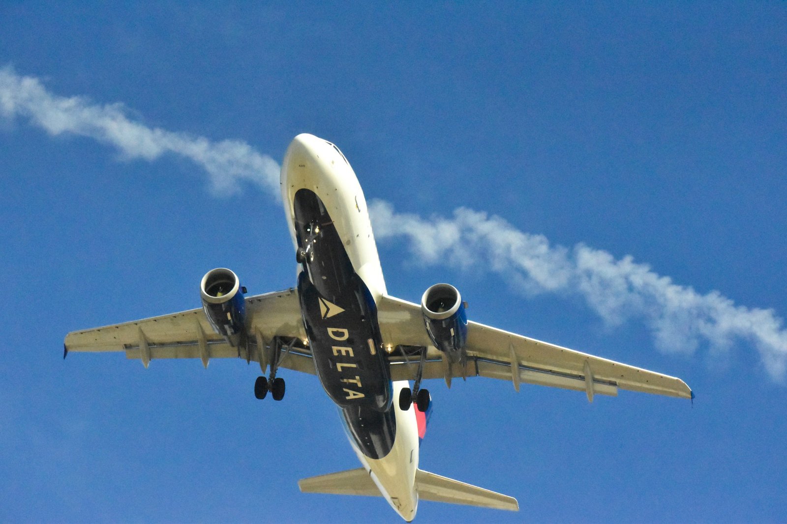 Delta Plane Flips Over on Toronto Airport Landing, Hurts 18 3 Delta Plane