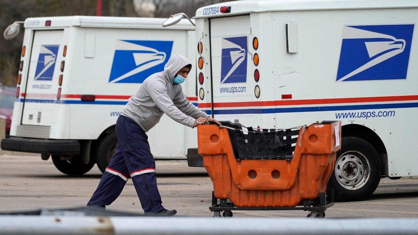 Postmaster USPS General Louis DeJoy to Step Down 3 Postmaster USPS