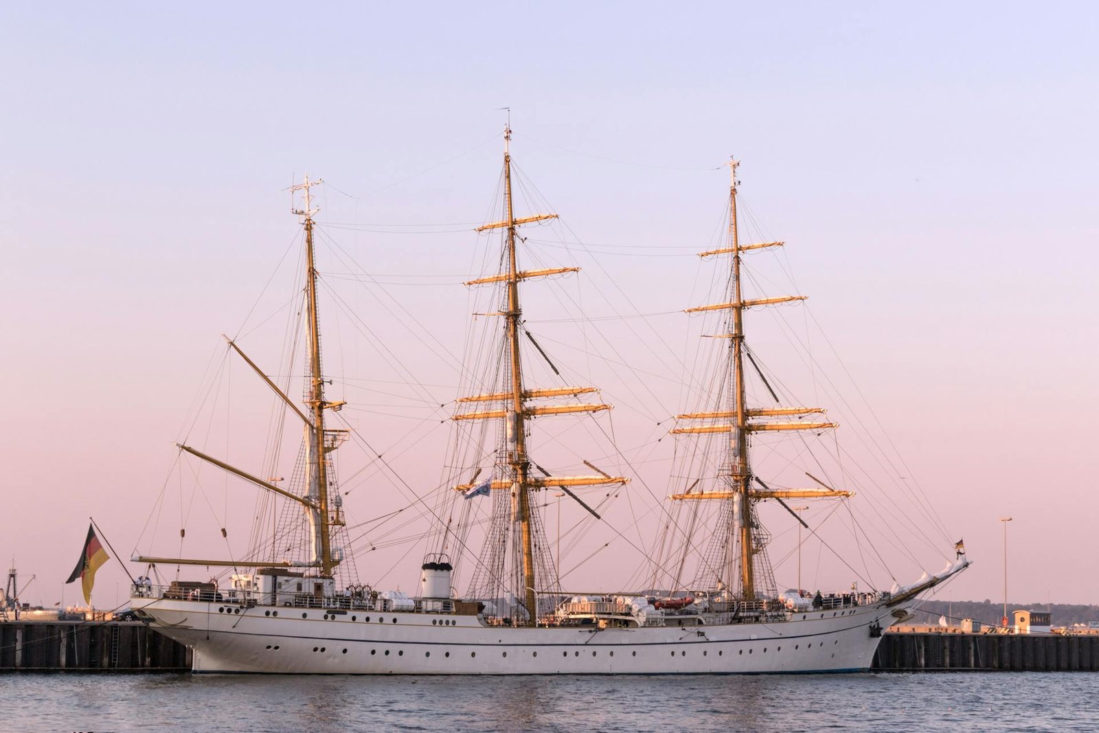 US Navy Aircraft Carrier Crashes into Merchant Vessel off Suez Canal 2 aircraft carrier uss harry truman